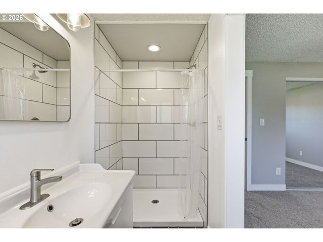 11161 Se RAMONA Dr, Boring, OR 97009