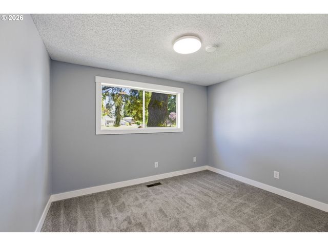 11161 Se RAMONA Dr, Boring, OR 97009