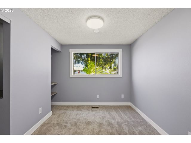 11161 Se RAMONA Dr, Boring, OR 97009