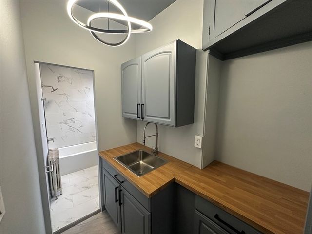 2550 Brownsville Rd., Carrick, PA 15210