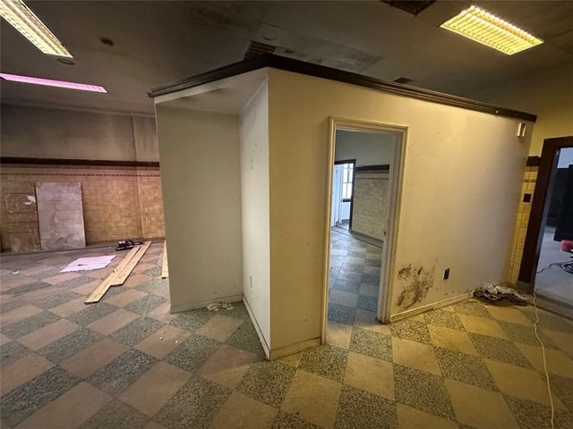 2550 Brownsville Rd., Carrick, PA 15210