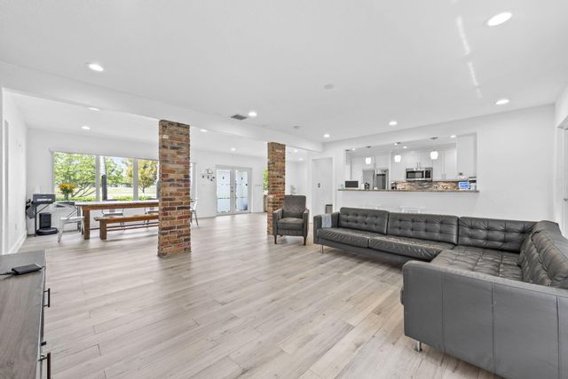 409 N 14th Avenue, Hollywood, FL 33020