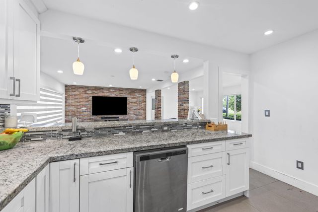 409 N 14th Avenue, Hollywood, FL 33020