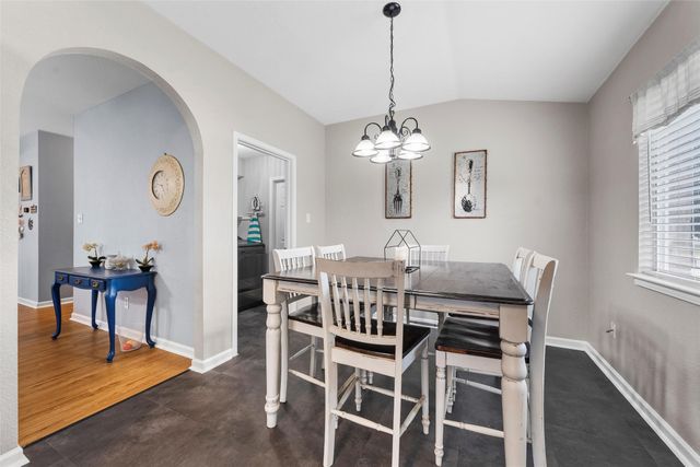 10024 Barton Creek Drive, Waco, TX 76708