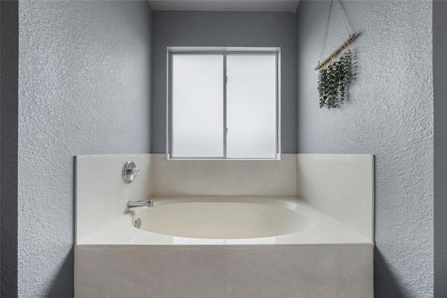 10024 Barton Creek Drive, Waco, TX 76708