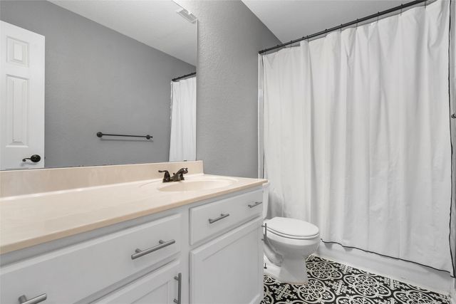 10024 Barton Creek Drive, Waco, TX 76708