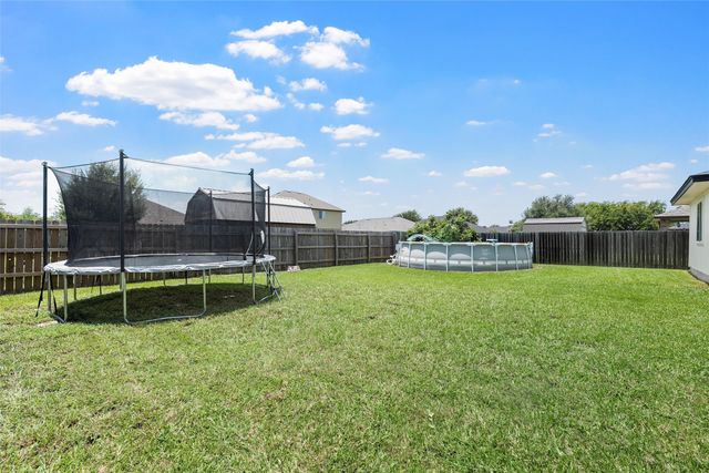 10024 Barton Creek Drive, Waco, TX 76708