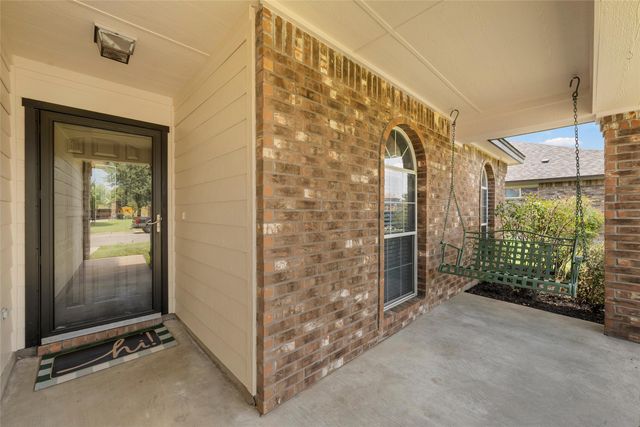 10024 Barton Creek Drive, Waco, TX 76708