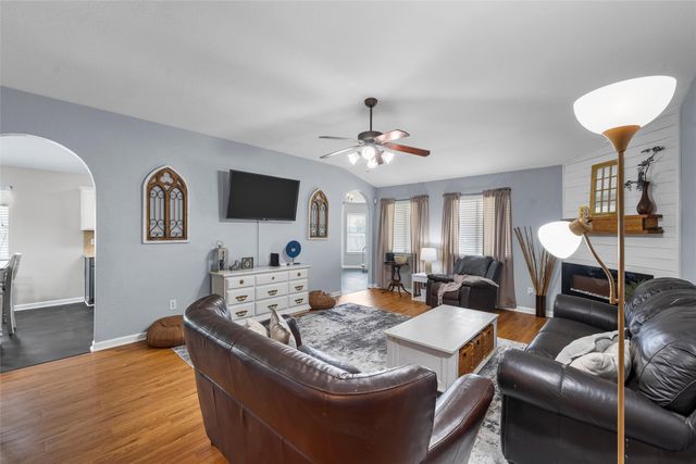 10024 Barton Creek Drive, Waco, TX 76708