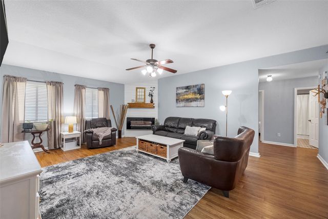 10024 Barton Creek Drive, Waco, TX 76708