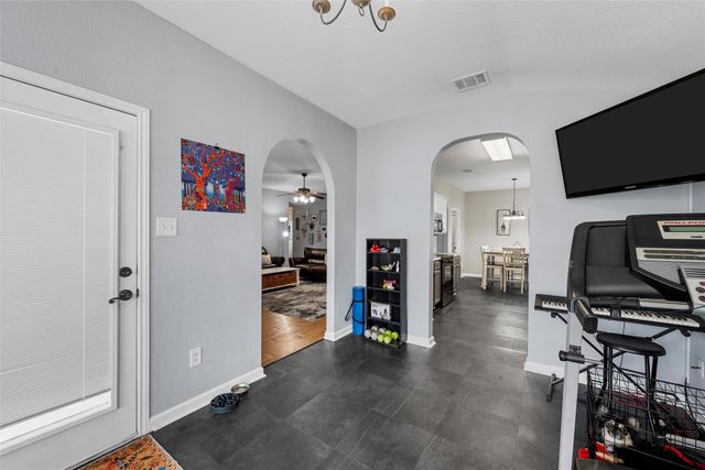 10024 Barton Creek Drive, Waco, TX 76708