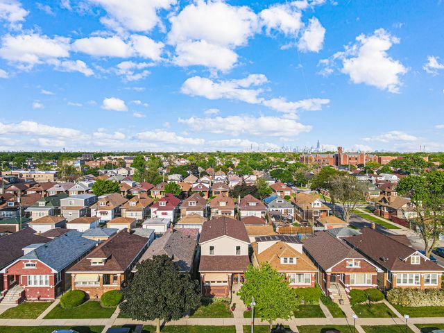 1511 N Monitor Avenue, Chicago, IL 60651