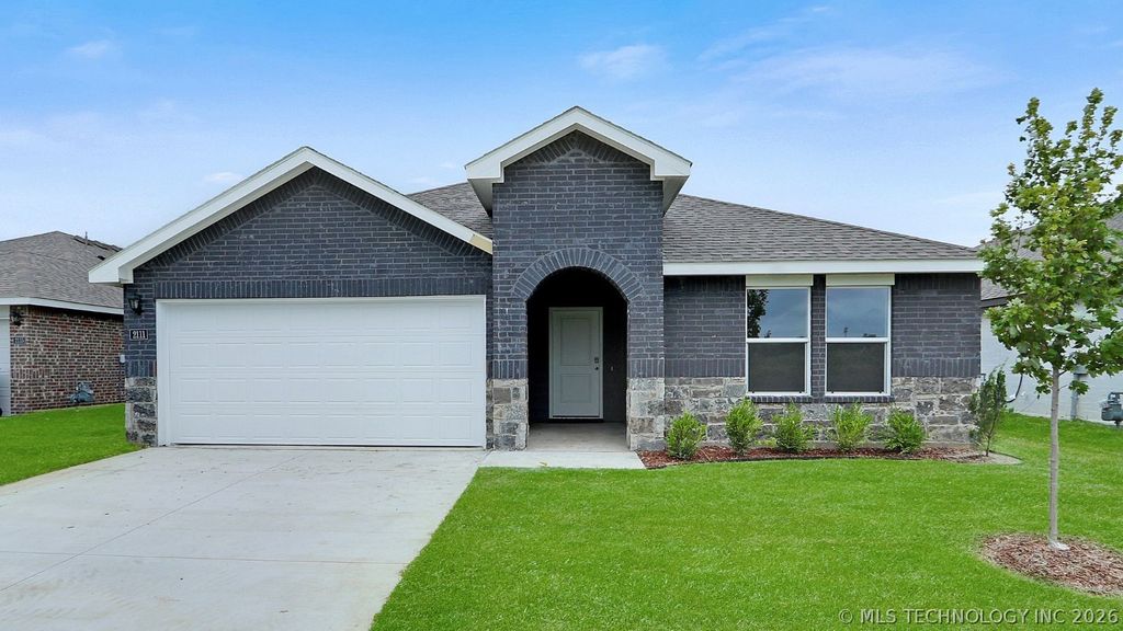 2111 E San Antonio Street, Broken Arrow, OK 74011