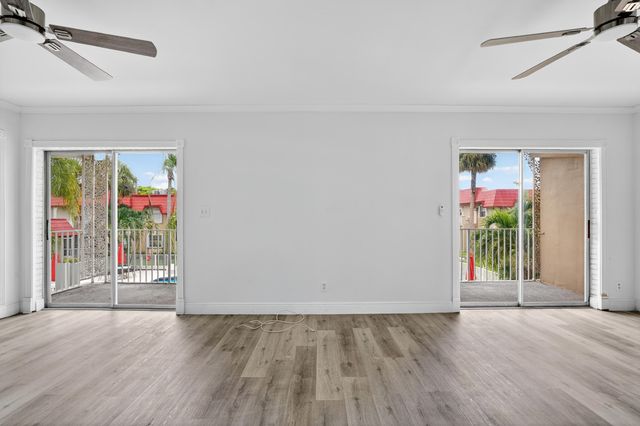 495 SE 8th Street 242, Deerfield Beach, FL 33441