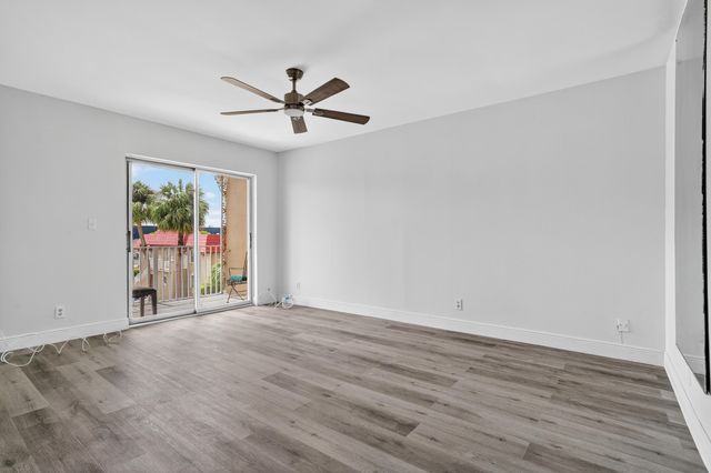 495 SE 8th Street 242, Deerfield Beach, FL 33441