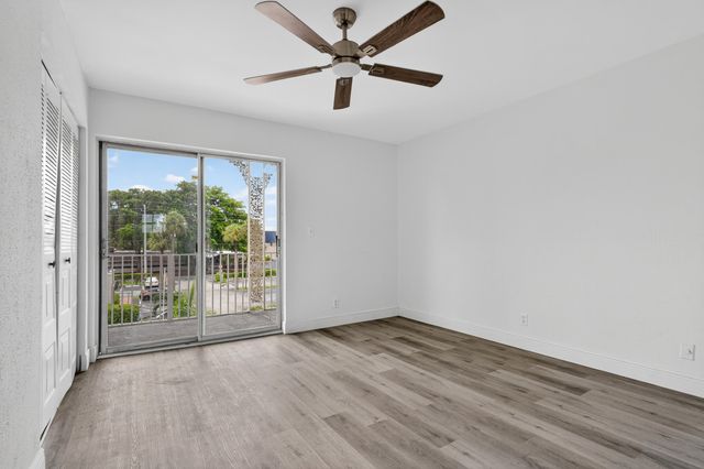495 SE 8th Street 242, Deerfield Beach, FL 33441