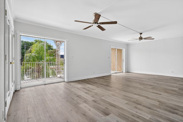 495 SE 8th Street 242, Deerfield Beach, FL 33441