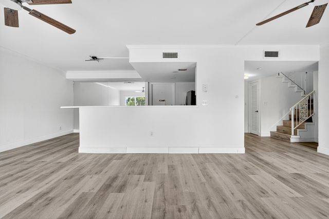 495 SE 8th Street 242, Deerfield Beach, FL 33441