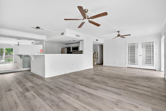 495 SE 8th Street 242, Deerfield Beach, FL 33441