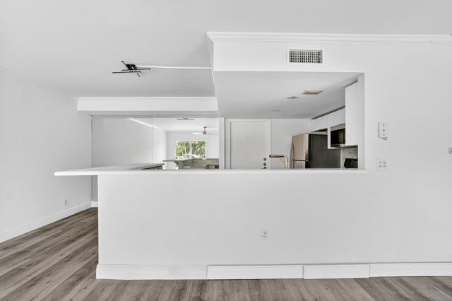 495 SE 8th Street 242, Deerfield Beach, FL 33441