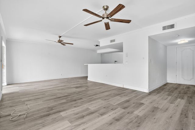 495 SE 8th Street 242, Deerfield Beach, FL 33441