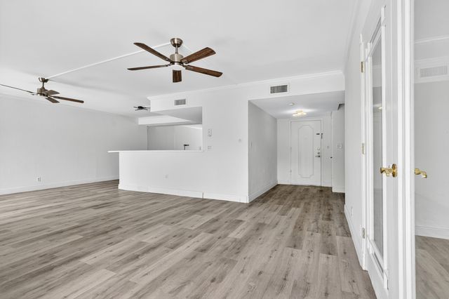 495 SE 8th Street 242, Deerfield Beach, FL 33441