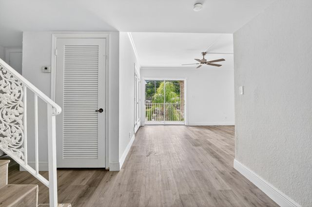 495 SE 8th Street 242, Deerfield Beach, FL 33441
