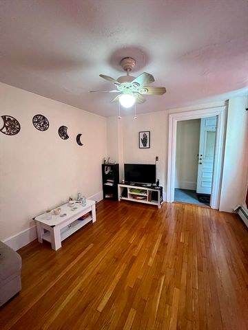 19-21 Flint 21A, Somerville, MA 02145