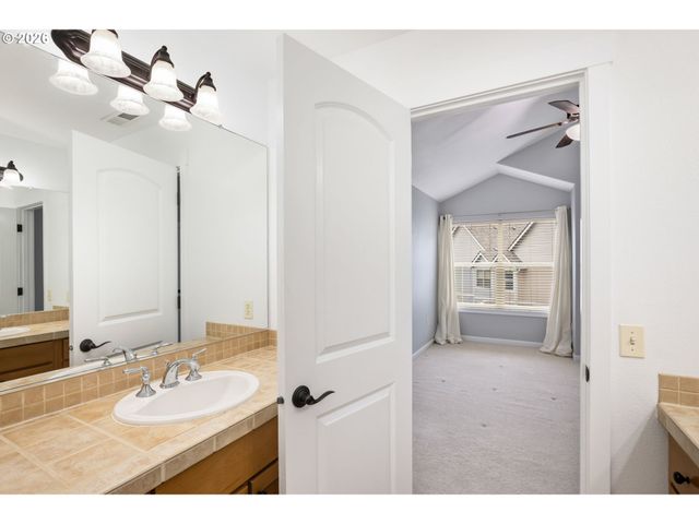 1969 Ne 49TH Way, Hillsboro, OR 97124