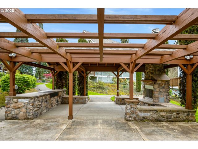 1969 Ne 49TH Way, Hillsboro, OR 97124