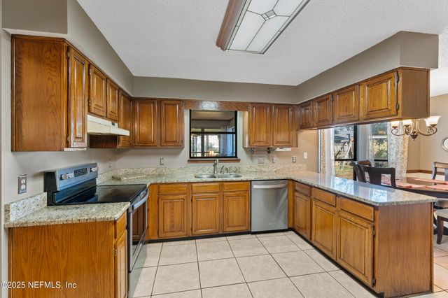 531 LOS PALMAS Drive, Fleming Island, FL 32003