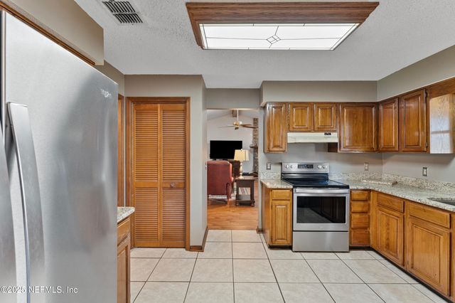 531 LOS PALMAS Drive, Fleming Island, FL 32003