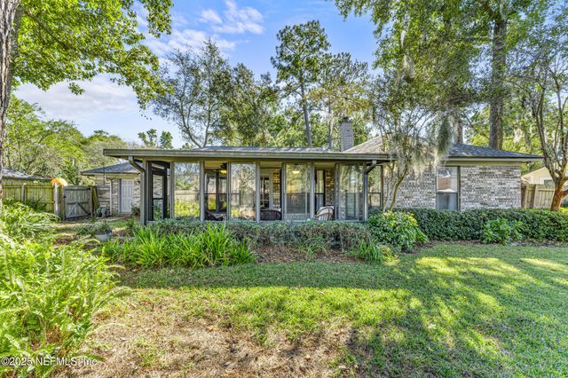 531 LOS PALMAS Drive, Fleming Island, FL 32003