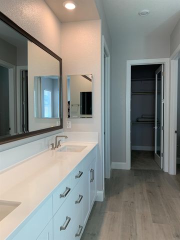 9066 Elliott Springs Dr, Elk Grove, CA 95624