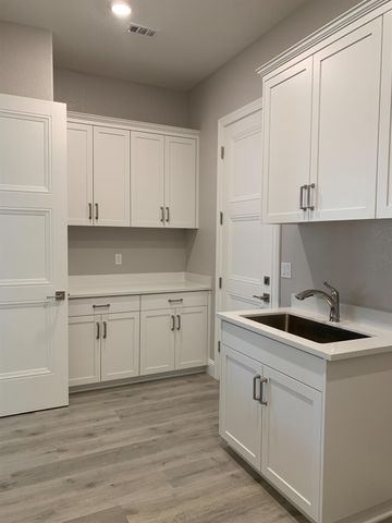 9066 Elliott Springs Dr, Elk Grove, CA 95624