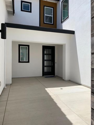 9066 Elliott Springs Dr, Elk Grove, CA 95624