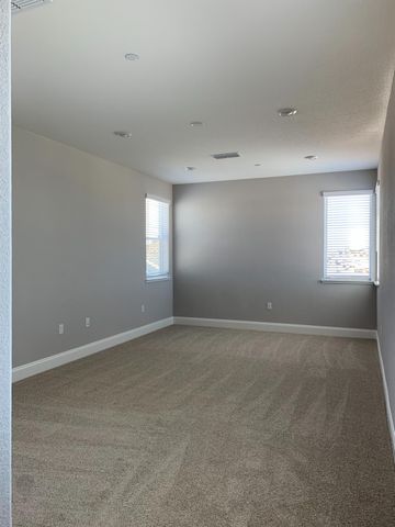 9066 Elliott Springs Dr, Elk Grove, CA 95624