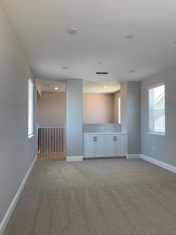 9066 Elliott Springs Dr, Elk Grove, CA 95624