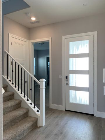 9066 Elliott Springs Dr, Elk Grove, CA 95624