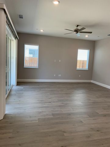 9066 Elliott Springs Dr, Elk Grove, CA 95624