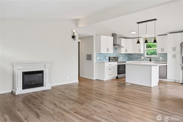 2424 S 130th Place, Seatac, WA 98168