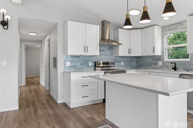 2424 S 130th Place, Seatac, WA 98168