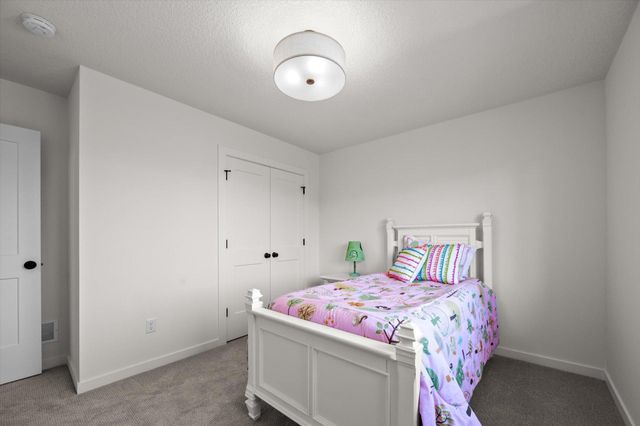 1952 Lusitano Street, Shakopee, MN 55379