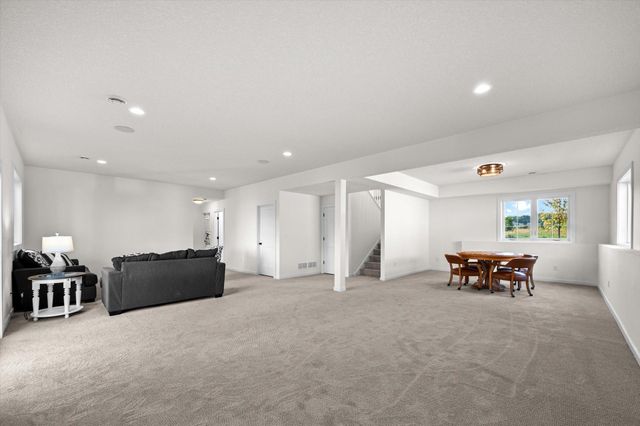 1952 Lusitano Street, Shakopee, MN 55379