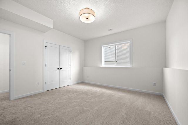 1952 Lusitano Street, Shakopee, MN 55379
