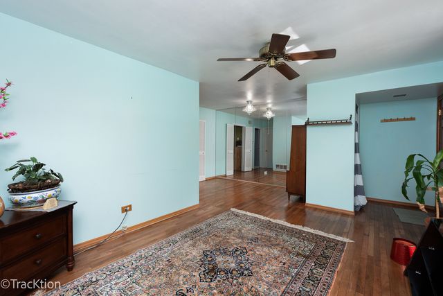 1S120 Radford Lane, Villa Park, IL 60181