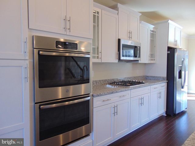 42641 OAK PARK SQ, Ashburn, VA 20148