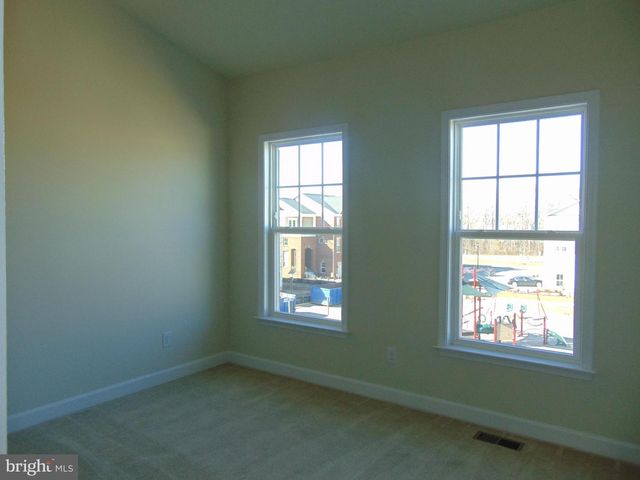 42641 OAK PARK SQ, Ashburn, VA 20148