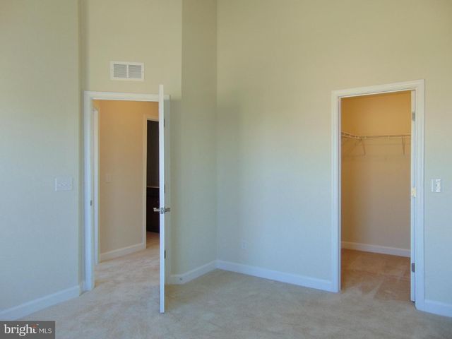 42641 OAK PARK SQ, Ashburn, VA 20148