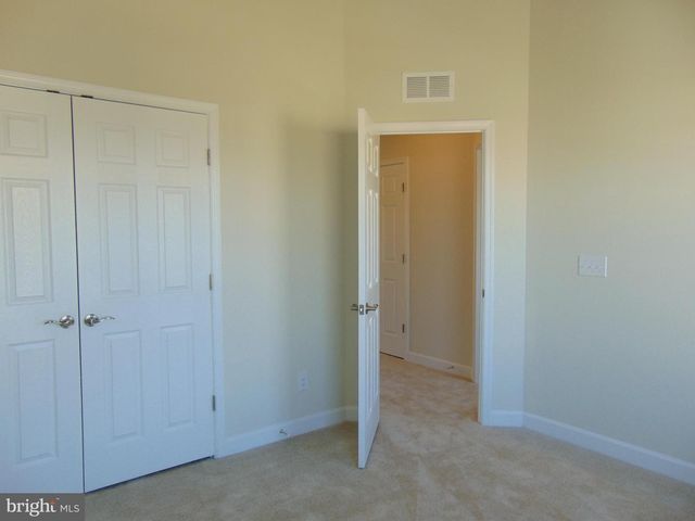 42641 OAK PARK SQ, Ashburn, VA 20148